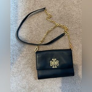 Tory Burch wallet on chain